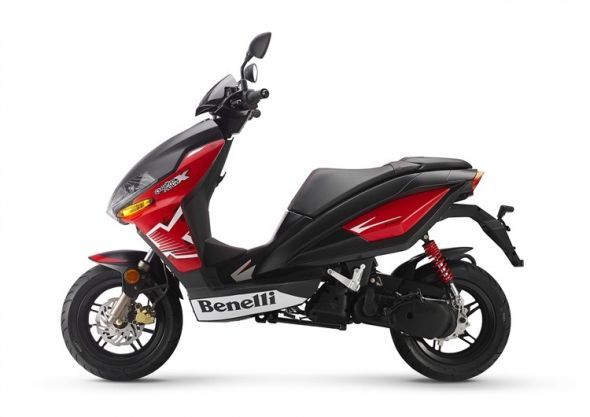 SKOTER MOPED